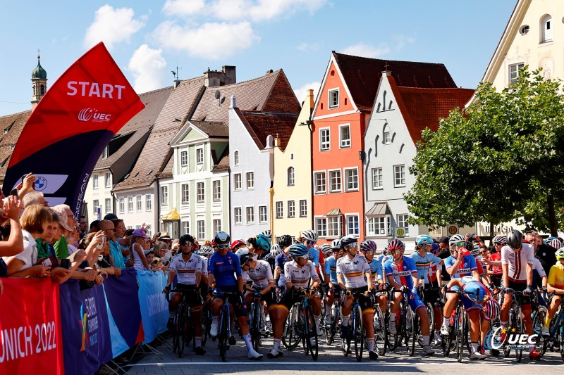 European Championships Munich 2022 - 2022 UEC Road Elite European Championships - Women's Road Race - 21/08/2022 - Start - photo Luca Bettini/UEC/SprintCyclingAgency?2022
